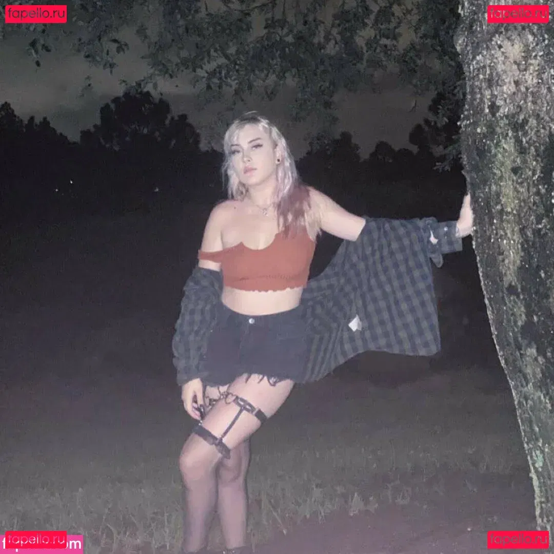 localmilffx3 Onlyfans Photo Gallery 