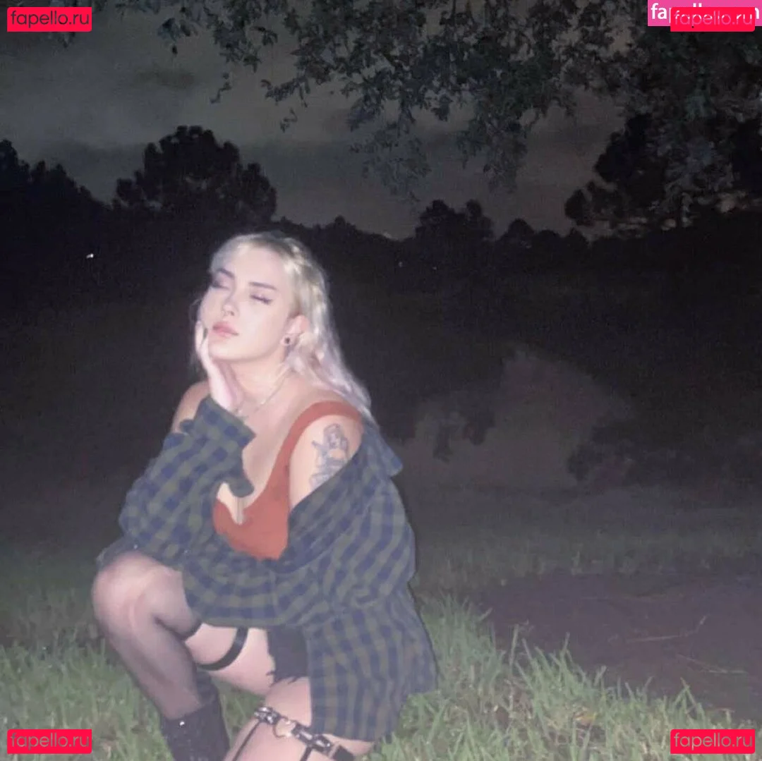 localmilffx3 Onlyfans Photo Gallery 