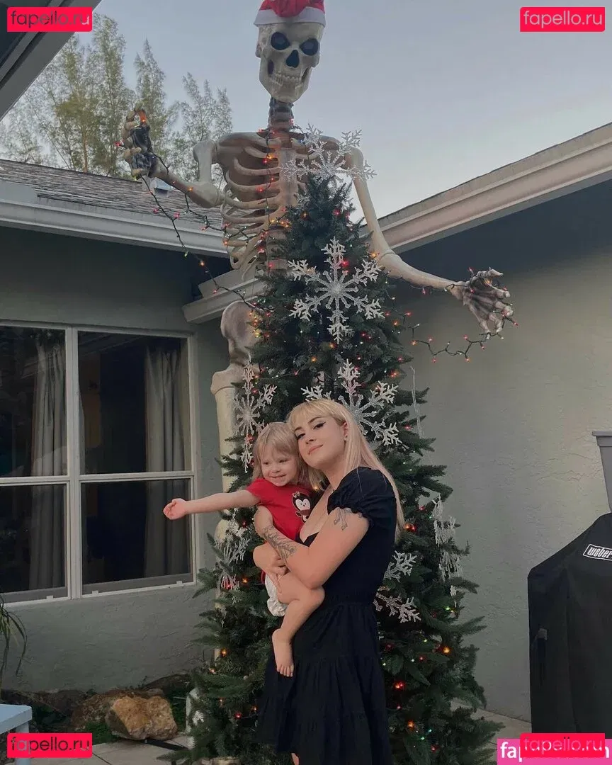 localmilffx3 Onlyfans Photo Gallery 