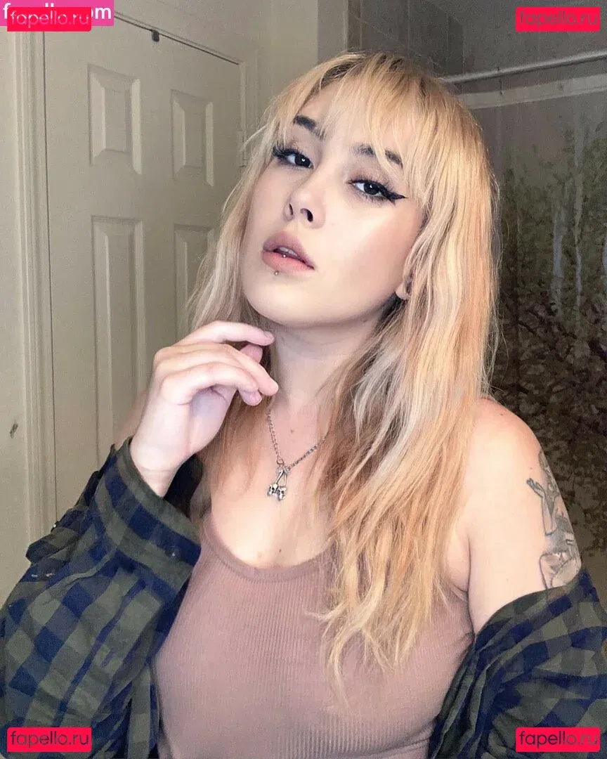 localmilffx3 Onlyfans Photo Gallery 