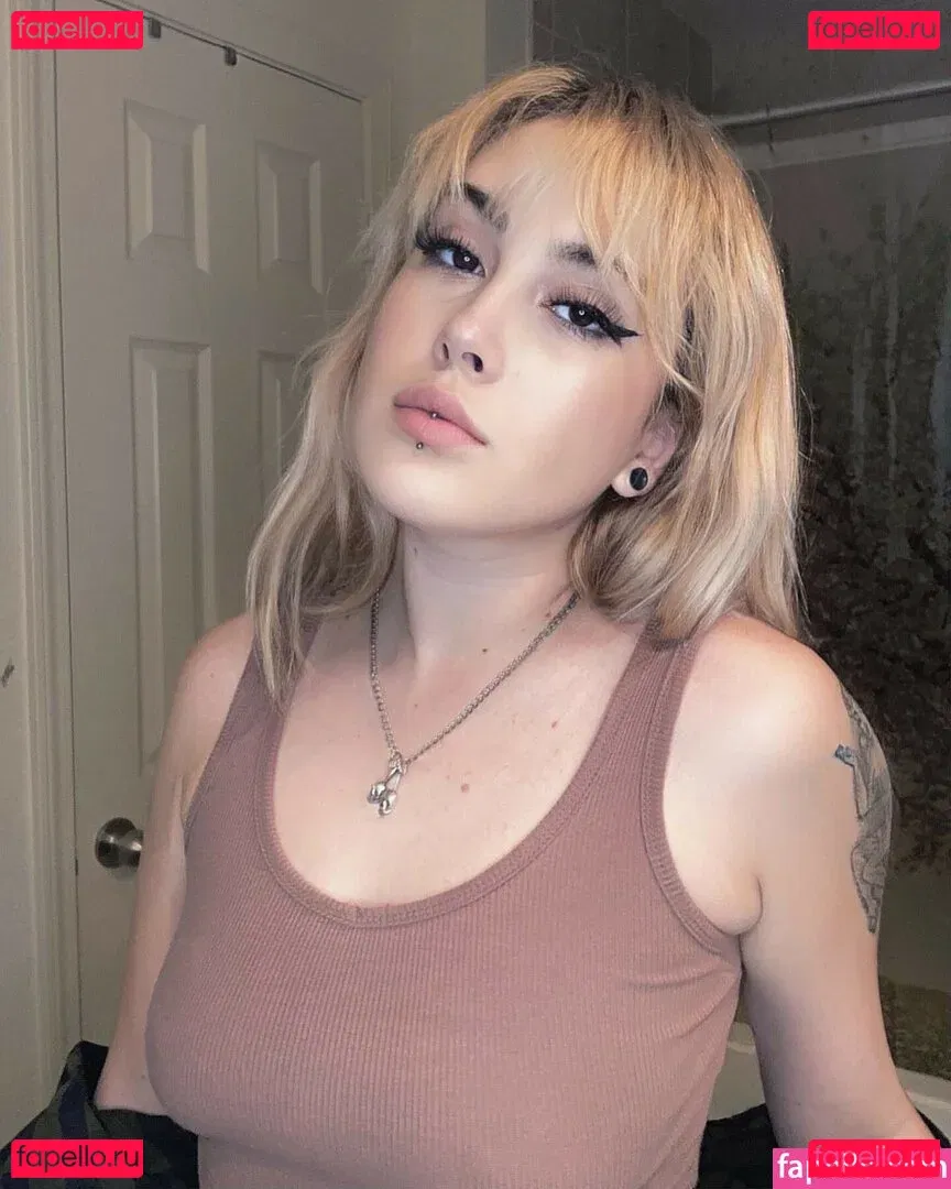 localmilffx3 Onlyfans Photo Gallery 