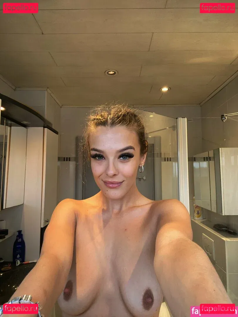 Shannon Moore Onlyfans Photo Gallery 