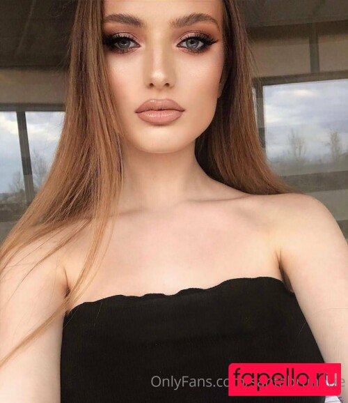 santabrunette Nude Onlyfans Photo 30