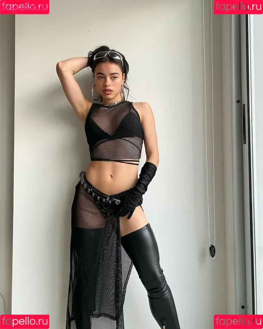 Juli Savioli Onlyfans Photo Gallery 
