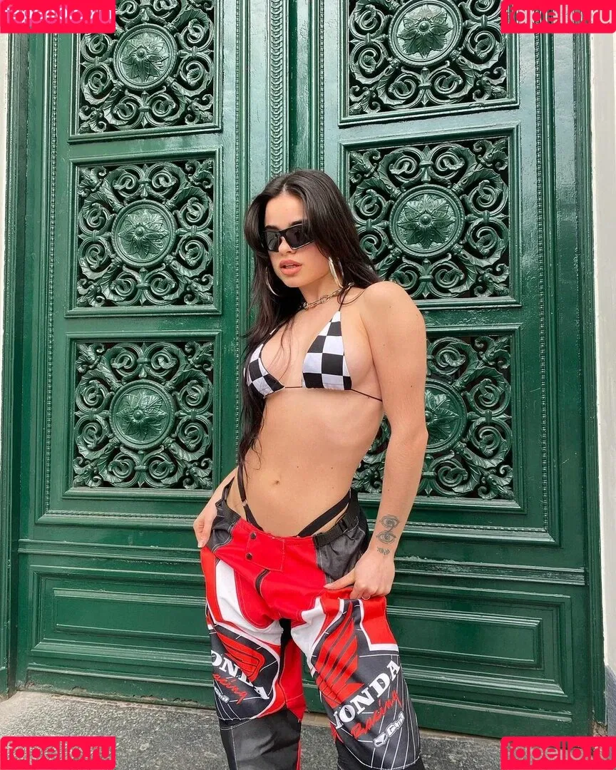 Juli Savioli Onlyfans Photo Gallery 