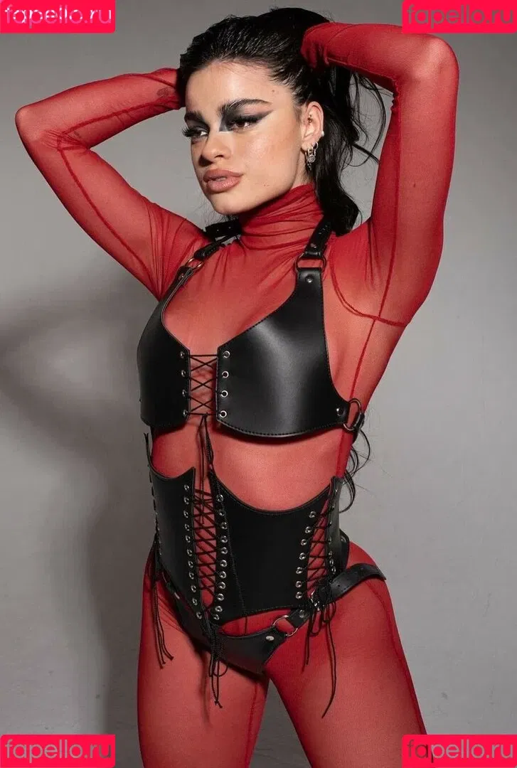 Juli Savioli Onlyfans Photo Gallery 