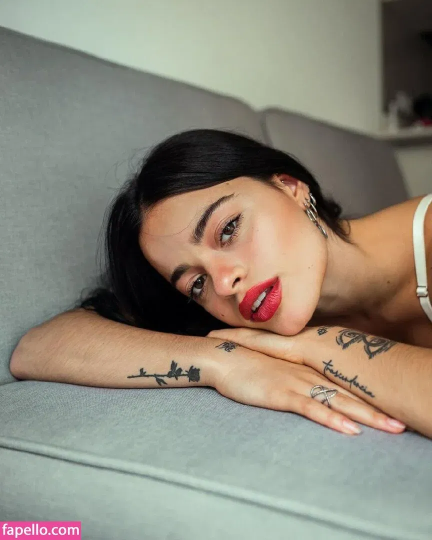 Juli Savioli Onlyfans Photo Gallery 