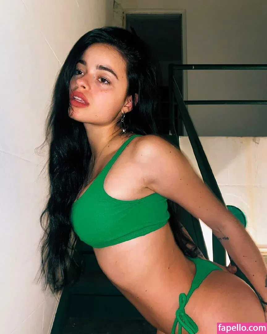 Juli Savioli Onlyfans Photo Gallery 