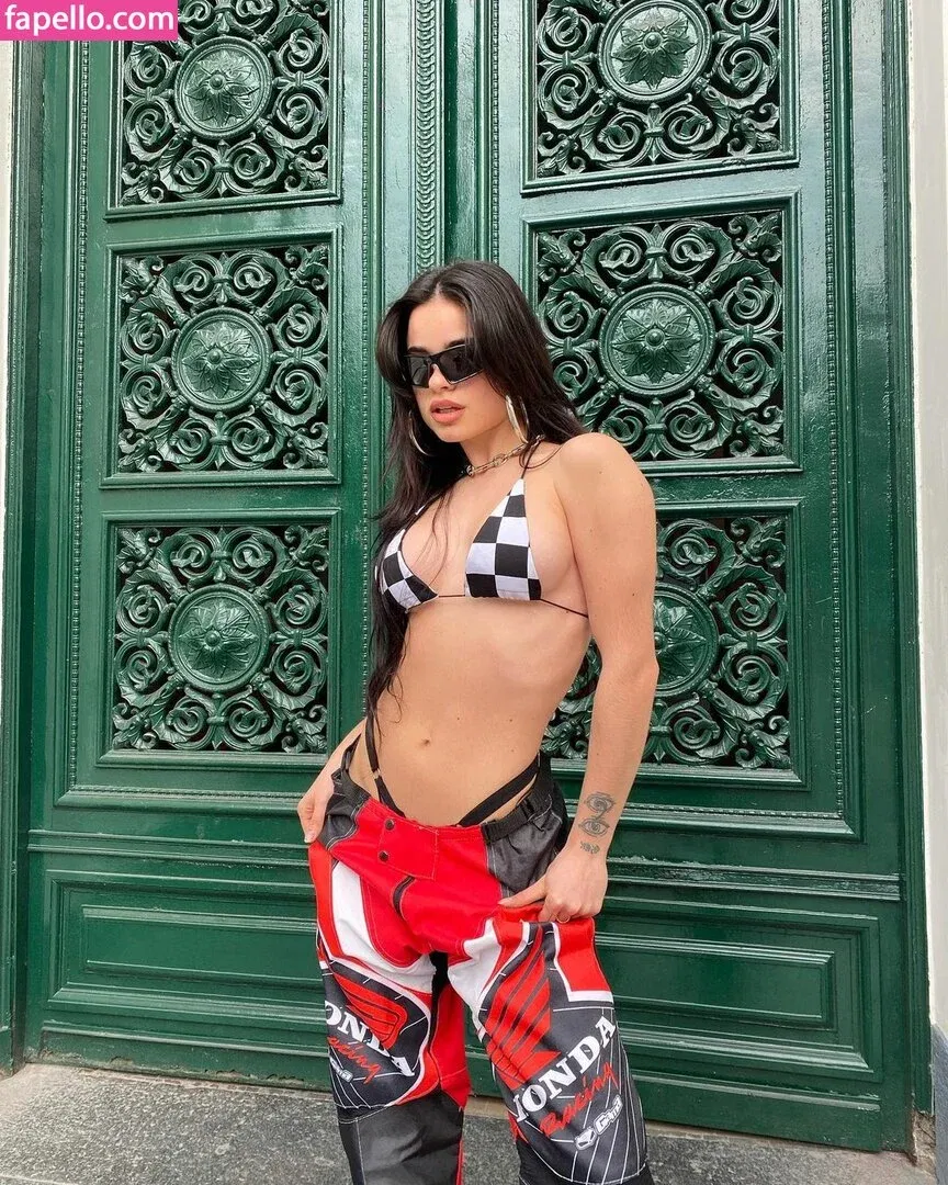 Juli Savioli Onlyfans Photo Gallery 