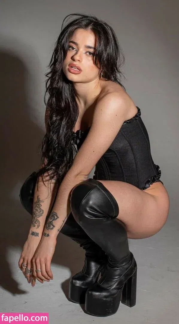 Juli Savioli Onlyfans Photo Gallery 