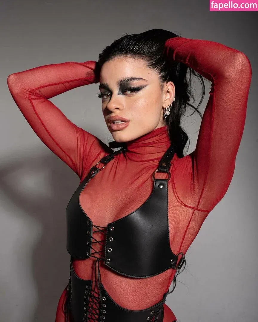 Juli Savioli Onlyfans Photo Gallery 