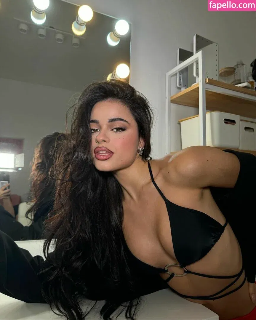 Juli Savioli Onlyfans Photo Gallery 