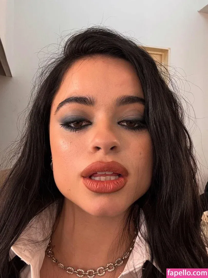 Juli Savioli Onlyfans Photo Gallery 