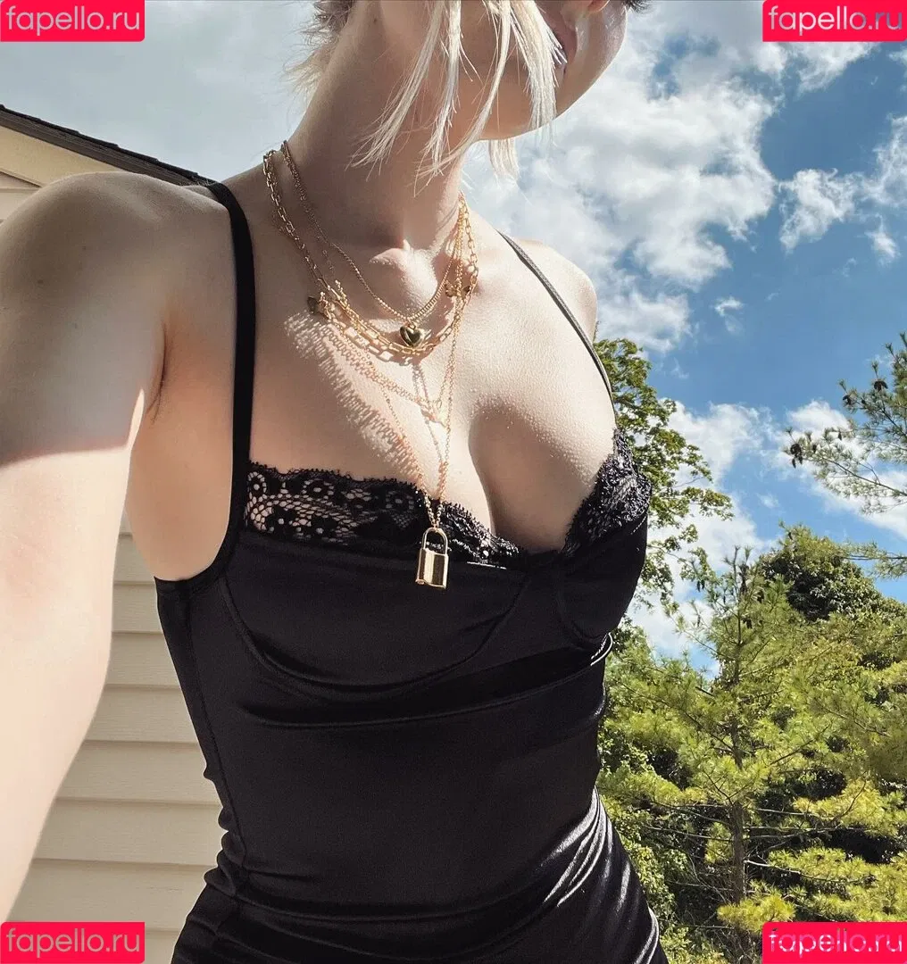 Vavandvoa Onlyfans Photo Gallery 
