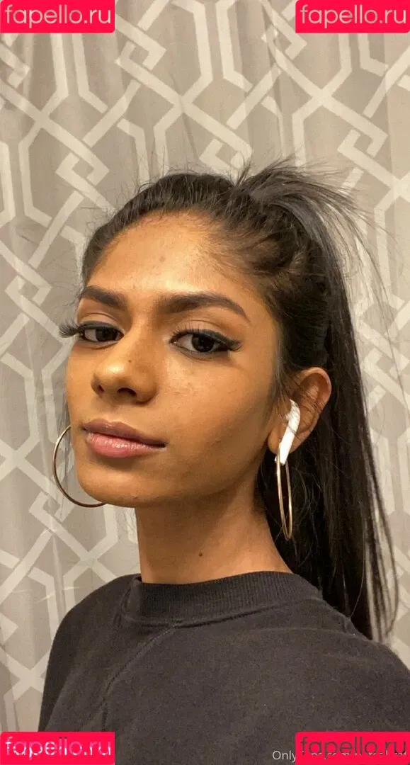 natsabrat Onlyfans Photo Gallery 