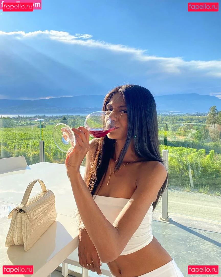 natsabrat Onlyfans Photo Gallery 