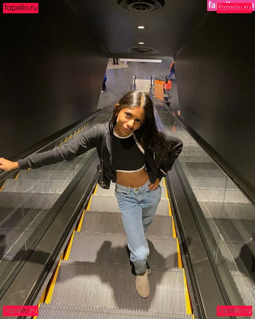 natsabrat Onlyfans Photo Gallery 