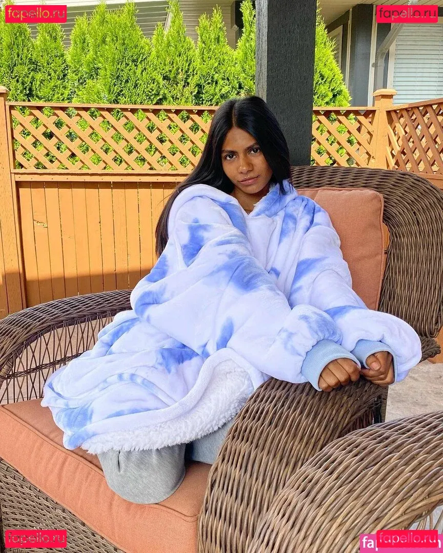 natsabrat Onlyfans Photo Gallery 