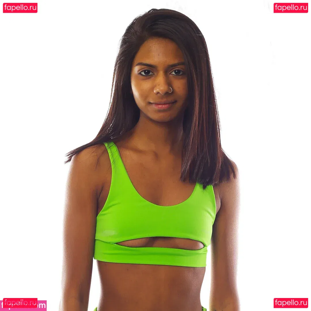 natsabrat Onlyfans Photo Gallery 