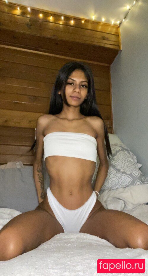 natsabrat Onlyfans Photo Gallery 