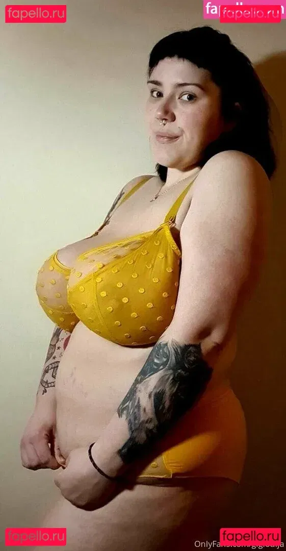 GiGi Onlyfans Photo Gallery 