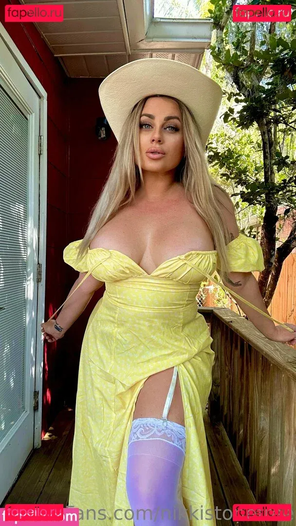 nikkistonefree Onlyfans Photo Gallery 