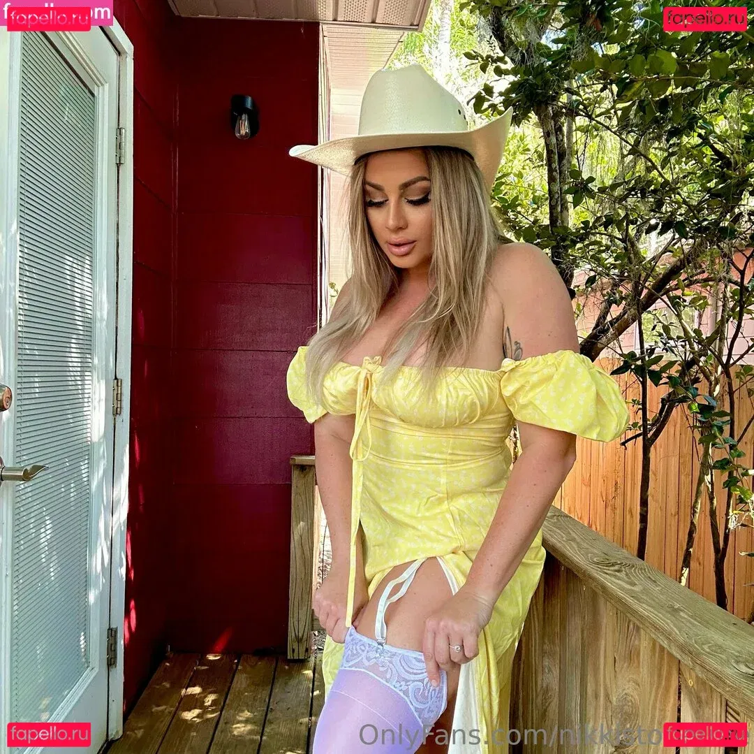 nikkistonefree Onlyfans Photo Gallery 