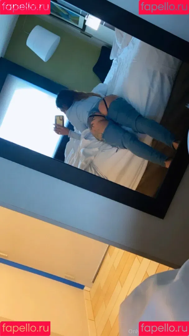 sisipesos Onlyfans Photo Gallery 