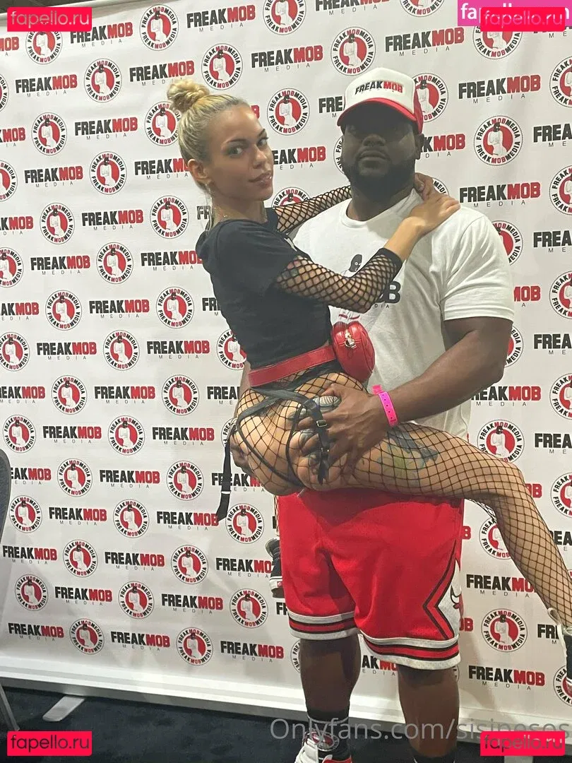 sisipesos Onlyfans Photo Gallery 