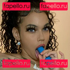 sisipesos Onlyfans Photo Gallery 