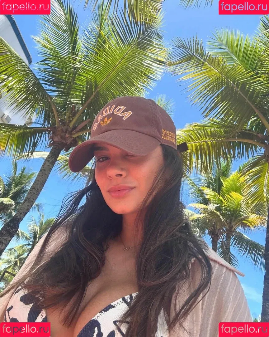 Lara Nobre Onlyfans Photo Gallery 