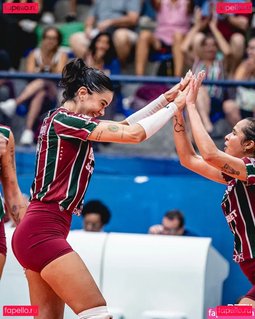 Lara Nobre Onlyfans Photo Gallery 