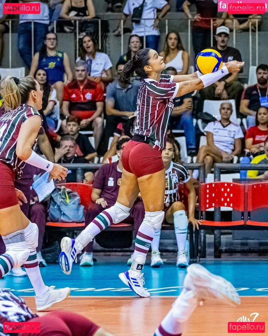 Lara Nobre Onlyfans Photo Gallery 