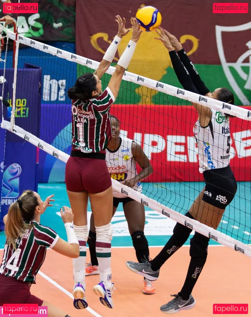 Lara Nobre Onlyfans Photo Gallery 