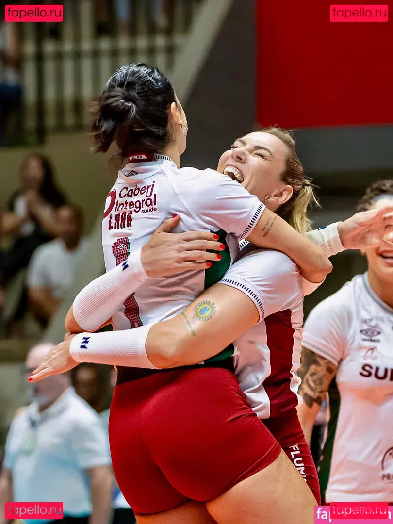 Lara Nobre Onlyfans Photo Gallery 