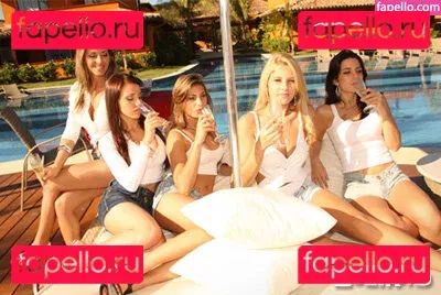 Michelle Poligamia Onlyfans Photo Gallery 