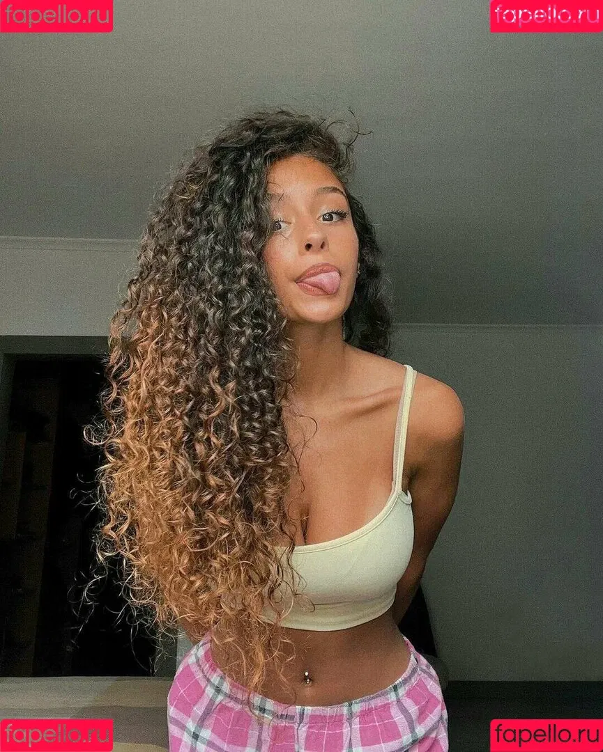 deborategomes Onlyfans Photo Gallery 