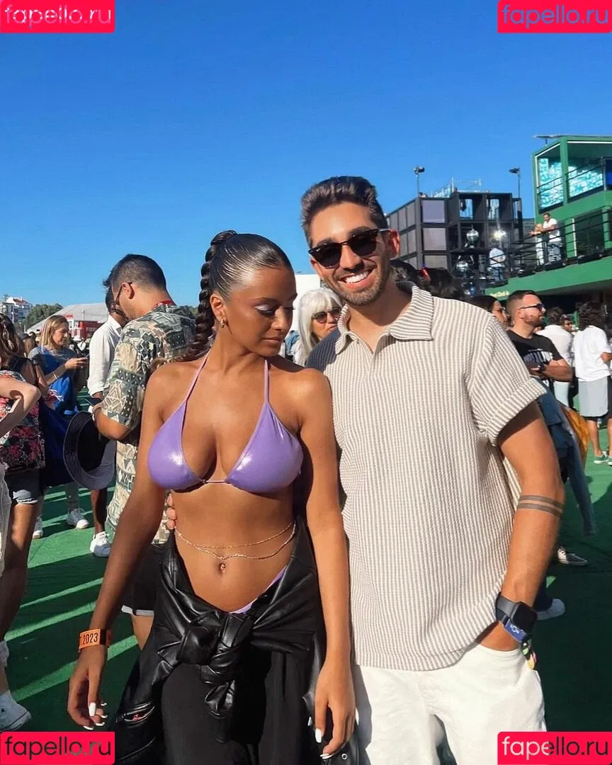 deborategomes Onlyfans Photo Gallery 