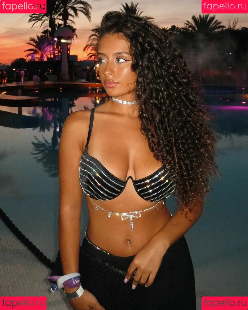 deborategomes Onlyfans Photo Gallery 