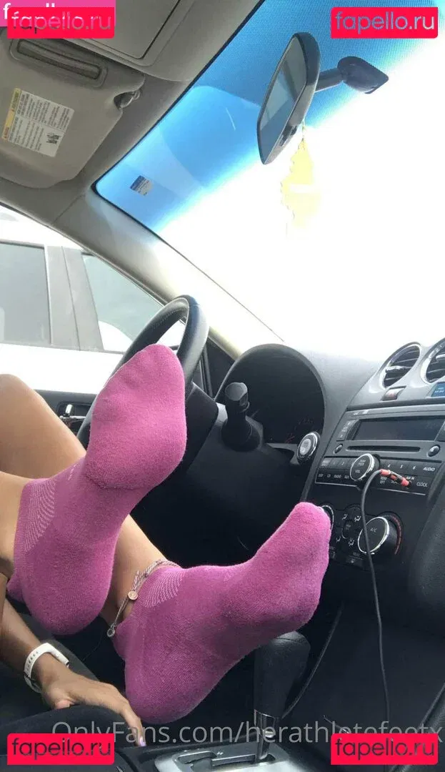 herathletefeetxo Onlyfans Photo Gallery 