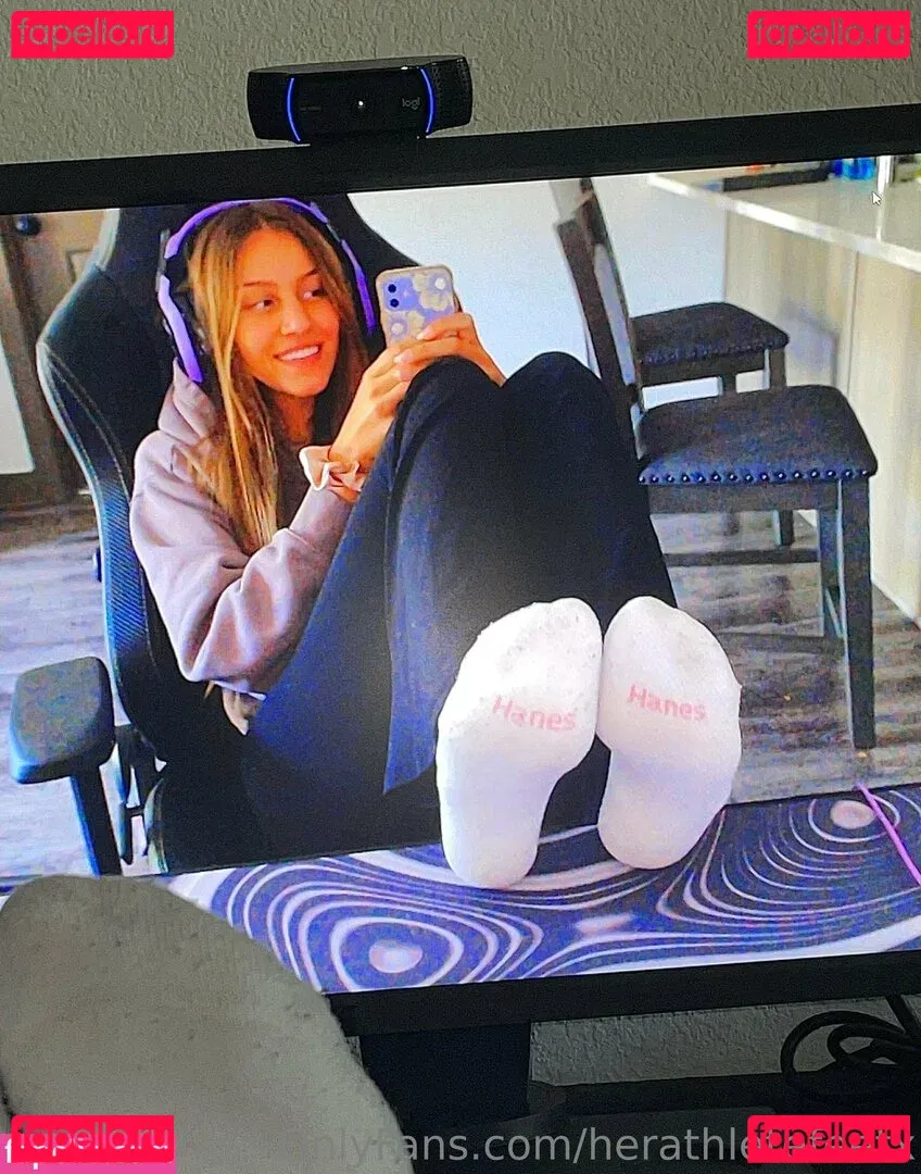 herathletefeetxo Onlyfans Photo Gallery 