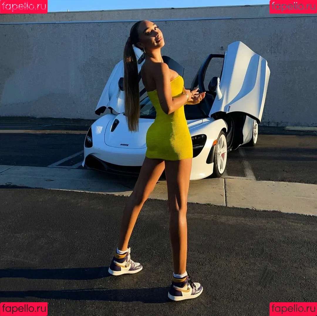 Eva Marisol Gutowski Onlyfans Photo Gallery 