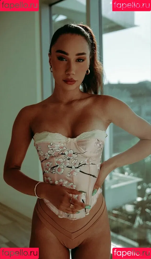 Eva Marisol Gutowski Onlyfans Photo Gallery 