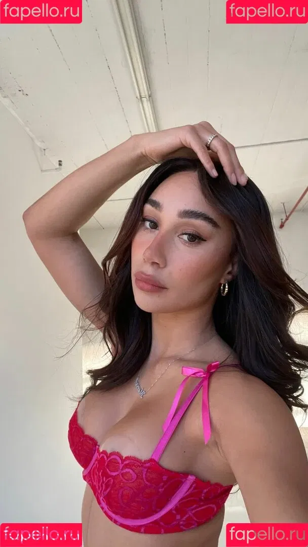 Eva Marisol Gutowski Onlyfans Photo Gallery 