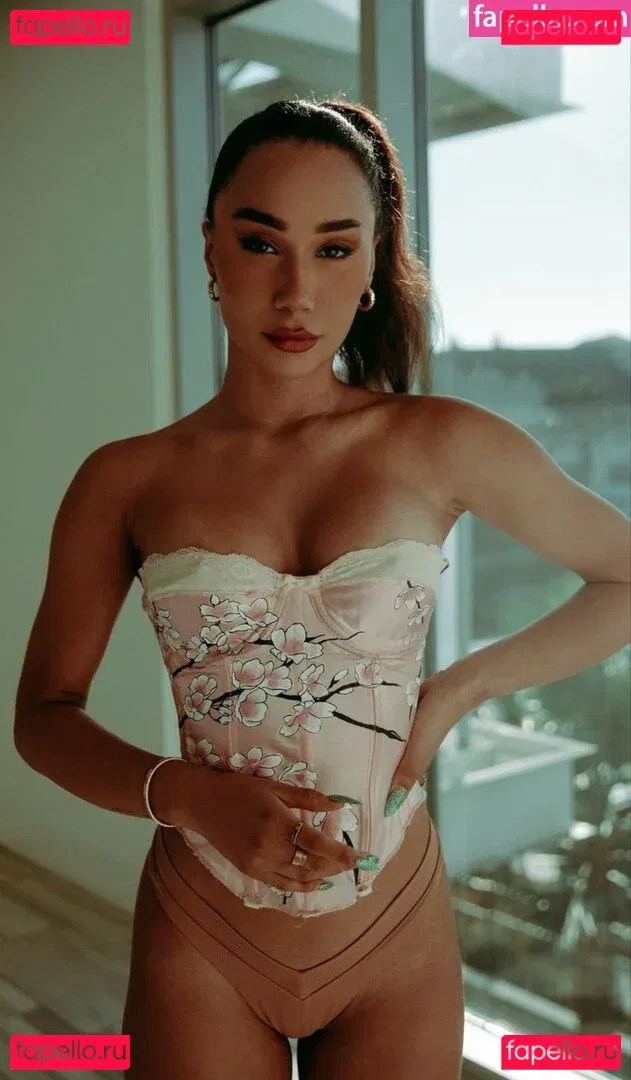 Eva Marisol Gutowski Onlyfans Photo Gallery 