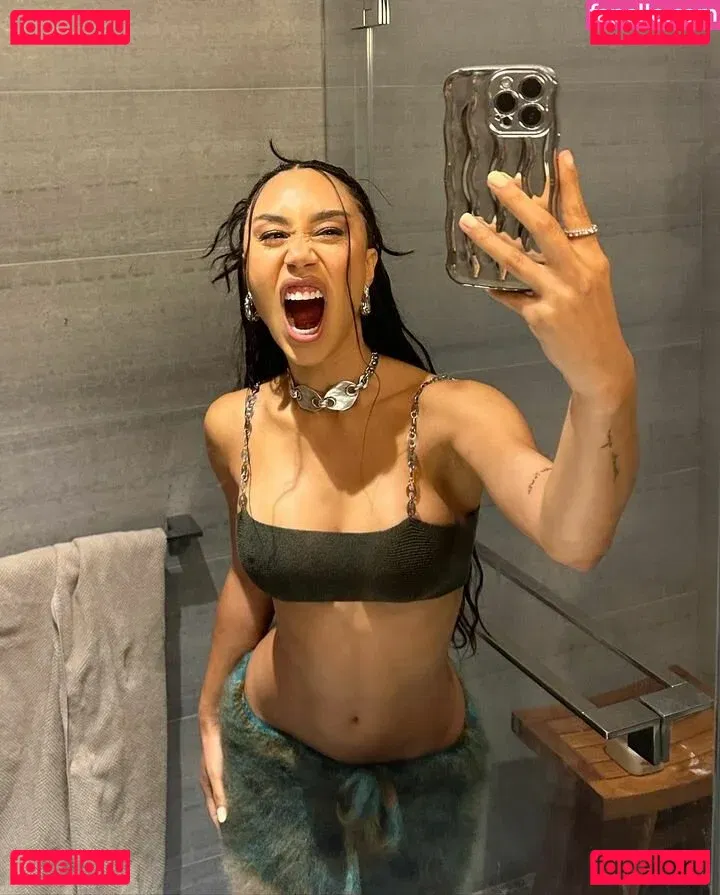 Eva Marisol Gutowski Onlyfans Photo Gallery 