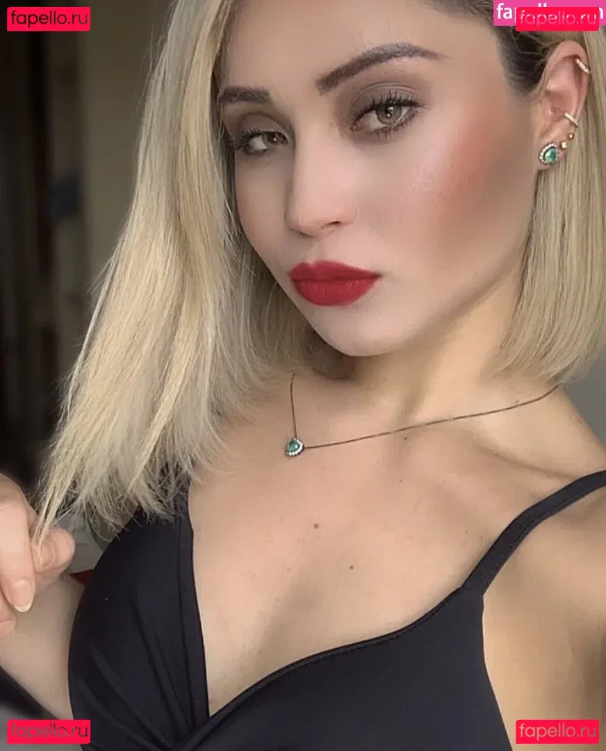 Adrielle Costa Onlyfans Photo Gallery 