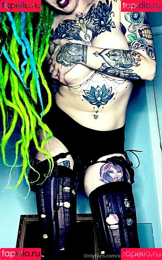 elfspitfree Onlyfans Photo Gallery 