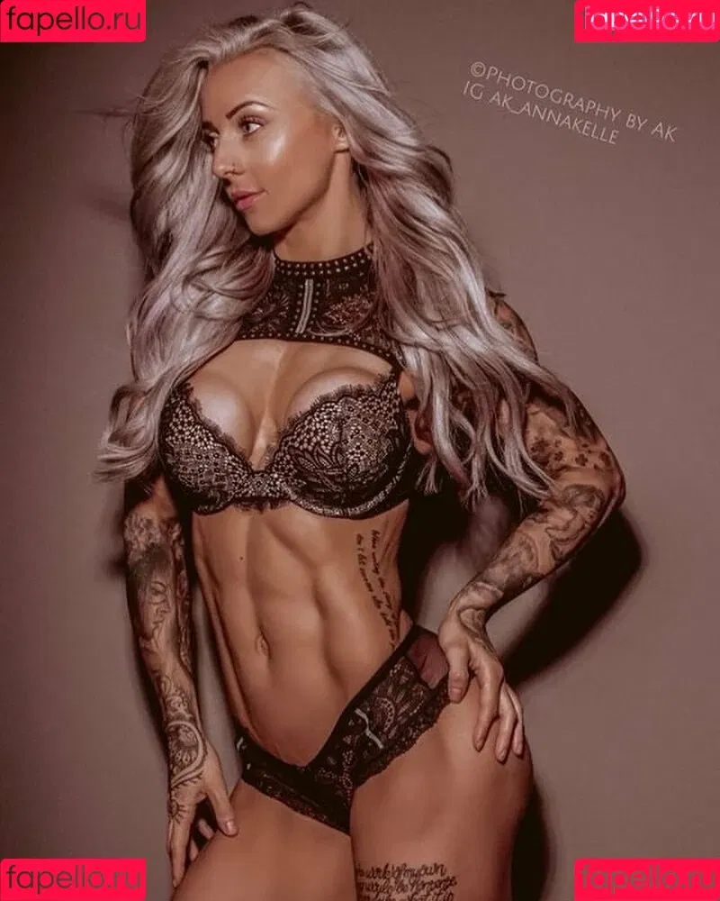 Lauren Kenealy Onlyfans Photo Gallery 