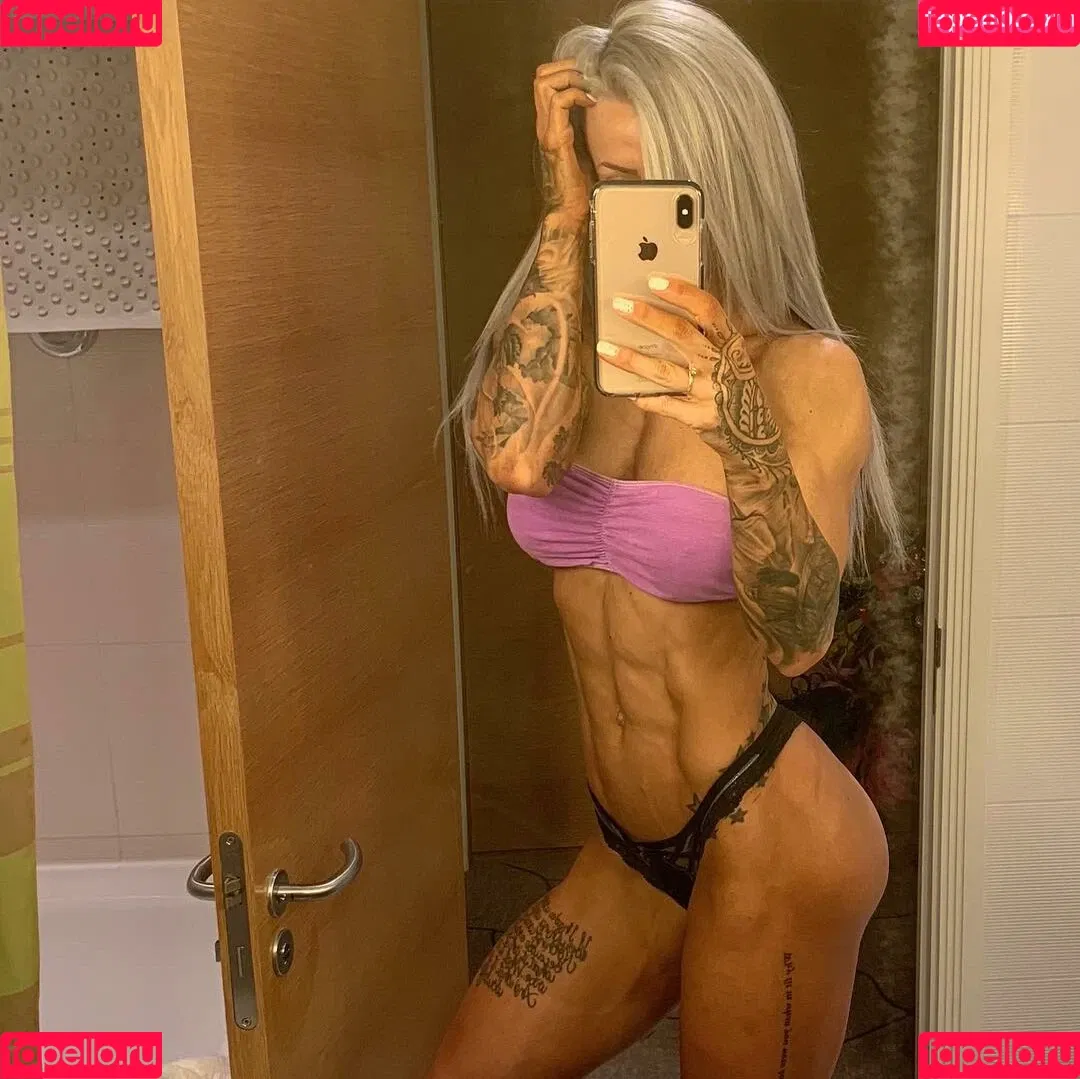 Lauren Kenealy Onlyfans Photo Gallery 